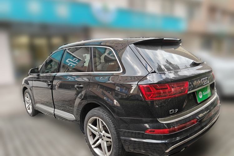 Used Audi Q7 2018 40 TFSI Comfort Model Rear Left 45 Deg