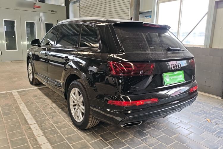 Used Audi Q7 2018 40 TFSI Comfort Model Rear Left 45 Deg