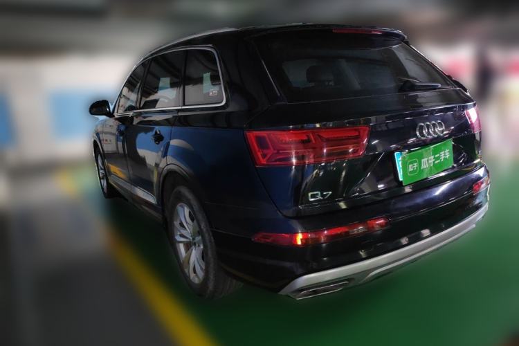 Used Audi Q7 2018 40 TFSI Comfort Model Rear Left 45 Deg