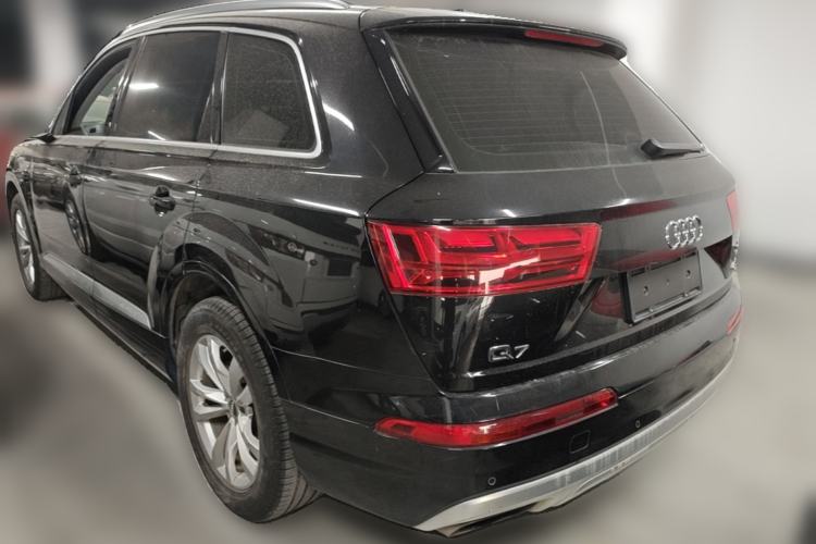 Used Audi Q7 2018 45 TFSI Technology Edition Rear Left 45 Deg