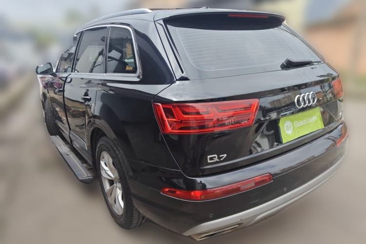Used Audi Q7 2018 40 TFSI Comfort Model Rear Left 45 Deg