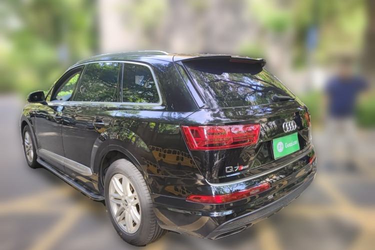 Used Audi Q7 2018 40 TFSI Comfort Model Rear Left 45 Deg