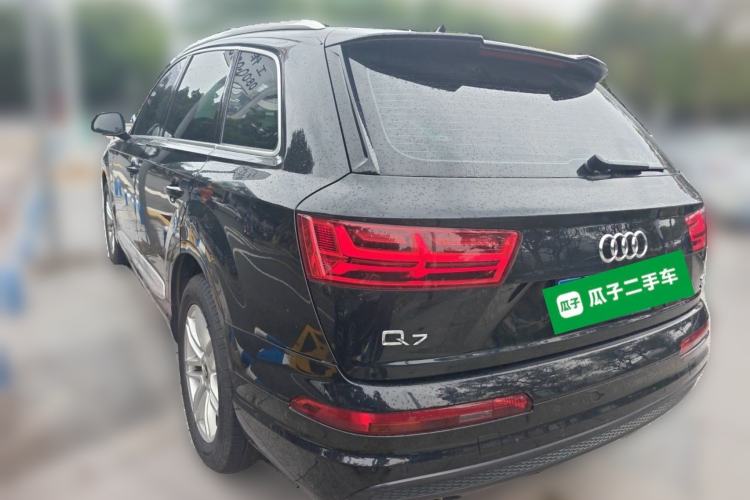 Used Audi Q7 2018 40 TFSI Comfort Model Rear Left 45 Deg