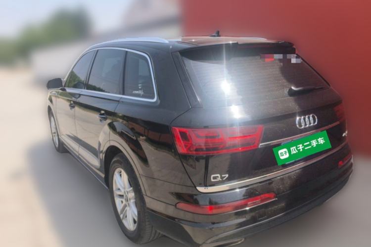 Used Audi Q7 2018 40 TFSI Comfort Model Rear Left 45 Deg
