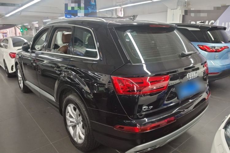 Used Audi Q7 2018 45 TFSI Technology Edition Rear Left 45 Deg