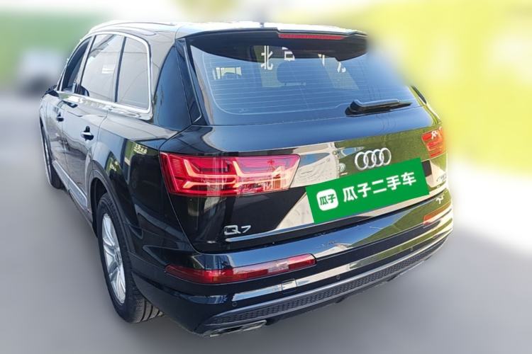 Used Audi Q7 2018 40 TFSI Comfort Model Rear Left 45 Deg