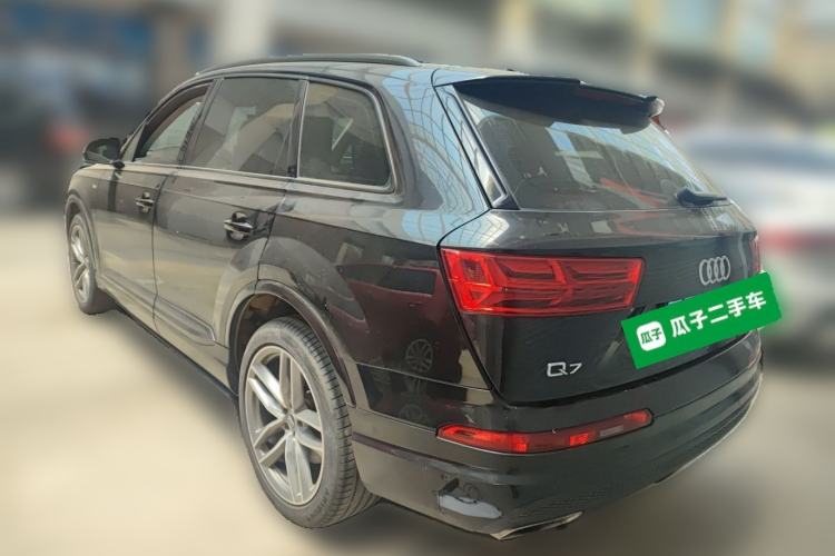 Used Audi Q7 2018 45 TFSI Technology Edition Rear Left 45 Deg