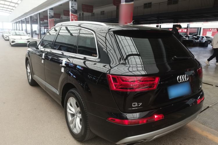 Used Audi Q7 2018 45 TFSI Technology Edition Rear Left 45 Deg