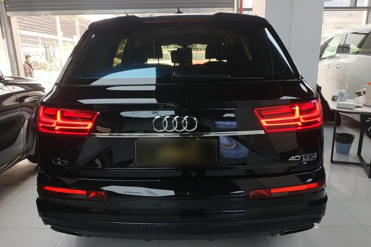 Used Audi Q7 2018 40 TFSI Comfort Model Rear
