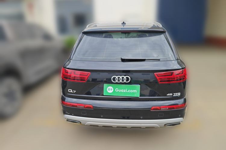 Used Audi Q7 2018 40 TFSI Comfort Model Rear