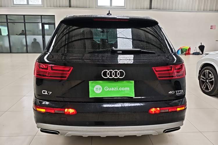 Used Audi Q7 2018 40 TFSI Comfort Model Rear