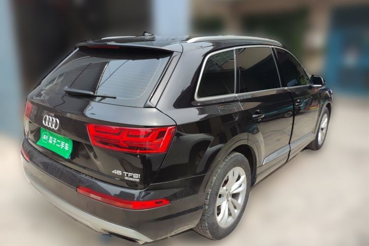 Used Audi Q7 2018 45 TFSI Technology Edition Rear Right 45 Deg