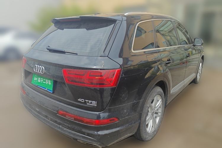 Used Audi Q7 2018 40 TFSI Comfort Model Rear Right 45 Deg