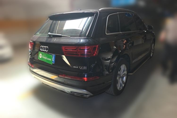 Used Audi Q7 2018 40 TFSI Comfort Model Rear Right 45 Deg
