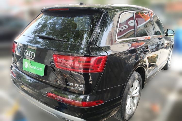Used Audi Q7 2018 45 TFSI Technology Edition Rear Right 45 Deg