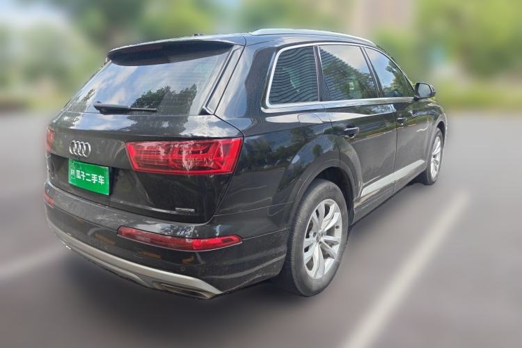 Used Audi Q7 2018 40 TFSI Comfort Model Rear Right 45 Deg
