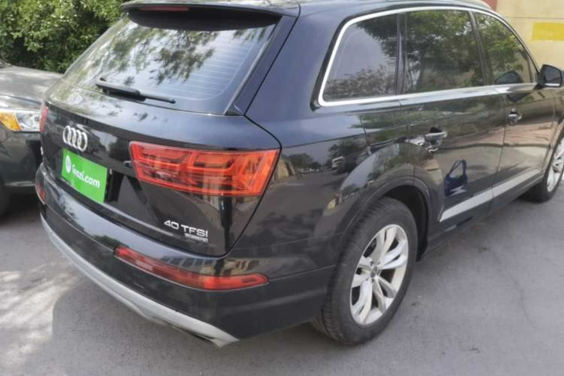 Used Audi Q7 2018 40 TFSI Comfort Model Rear Right 45 Deg