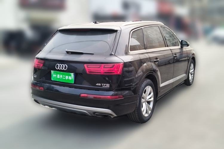 Used Audi Q7 2018 45 TFSI Technology Edition Rear Right 45 Deg