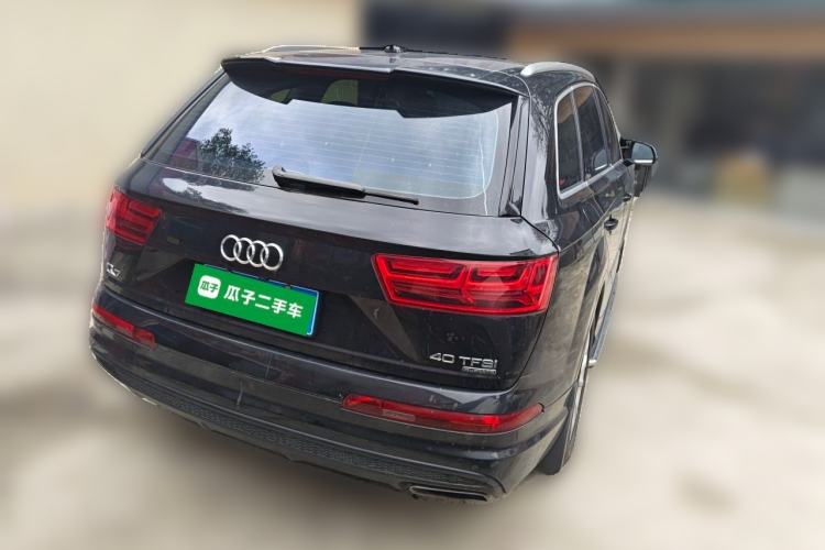 Used Audi Q7 2018 40 TFSI Comfort Model Rear Right 45 Deg