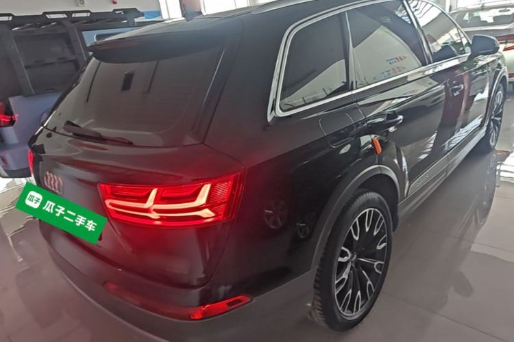 Used Audi Q7 2018 45 TFSI Technology Edition Rear Right 45 Deg