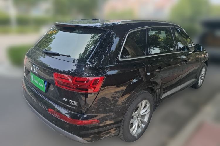Used Audi Q7 2018 45 TFSI Technology Edition Rear Right 45 Deg
