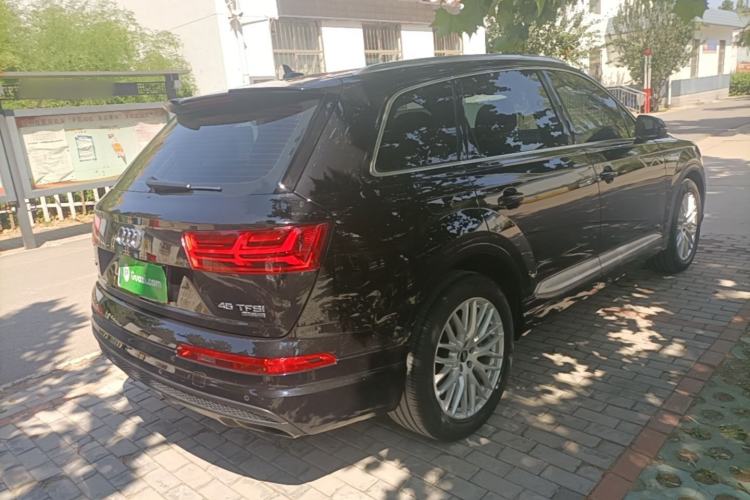 Used Audi Q7 2018 45 TFSI Technology Edition Rear Right 45 Deg