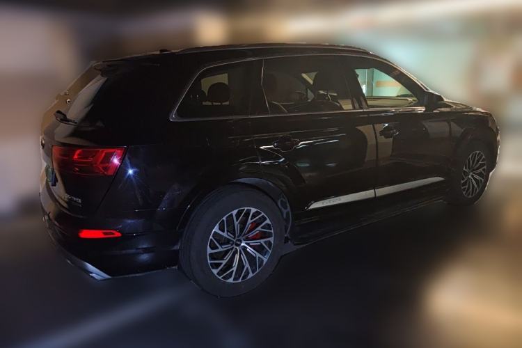 Used Audi Q7 2018 45 TFSI Technology Edition Rear Right 45 Deg