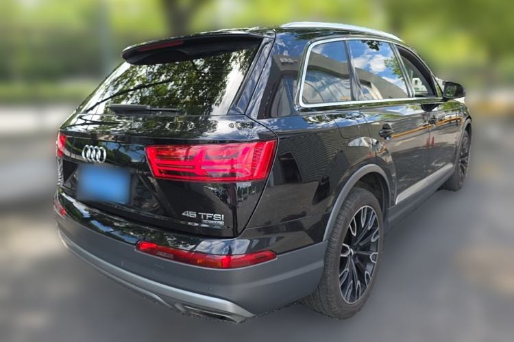 Used Audi Q7 2018 45 TFSI Technology Edition Rear Right 45 Deg