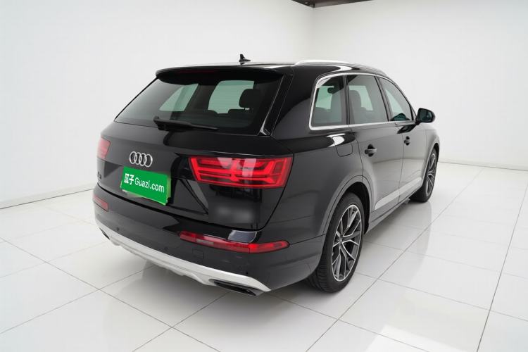 Used Audi Q7 2018 45 TFSI Technology Edition Rear Right 45 Deg