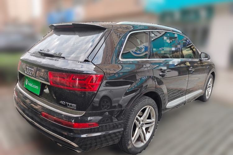 Used Audi Q7 2018 40 TFSI Comfort Model Rear Right 45 Deg