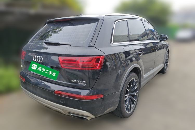Used Audi Q7 2018 45 TFSI Technology Edition Rear Right 45 Deg