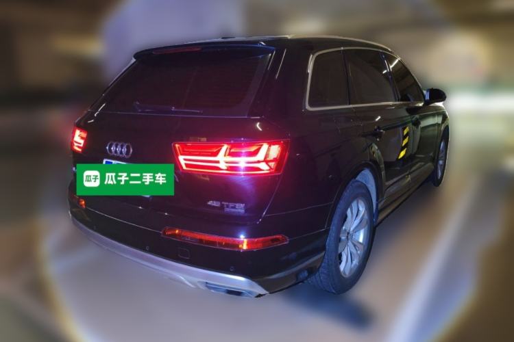Used Audi Q7 2018 45 TFSI Technology Edition Rear Right 45 Deg