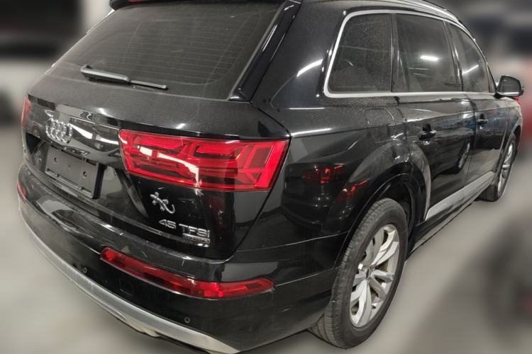 Used Audi Q7 2018 45 TFSI Technology Edition Rear Right 45 Deg