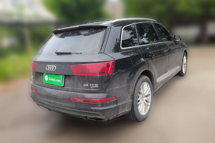 Used Audi Q7 2018 45 TFSI Technology Edition Rear Right 45 Deg