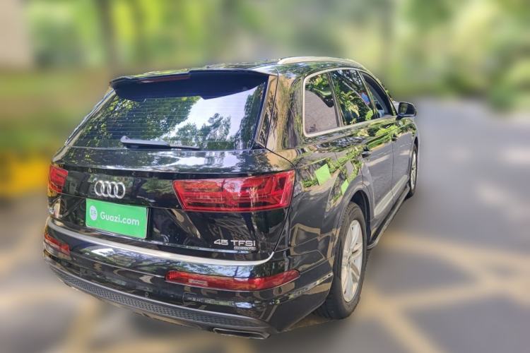 Used Audi Q7 2018 40 TFSI Comfort Model Rear Right 45 Deg