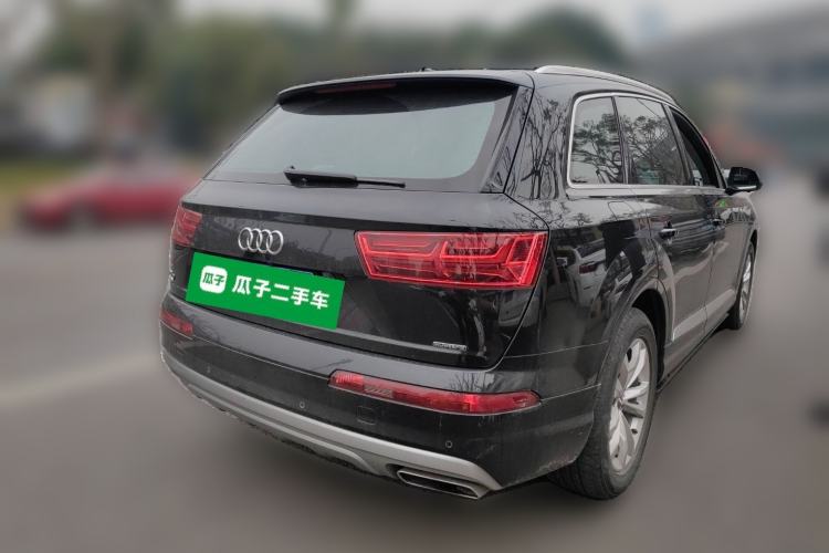 Used Audi Q7 2018 40 TFSI Comfort Model Rear Right 45 Deg