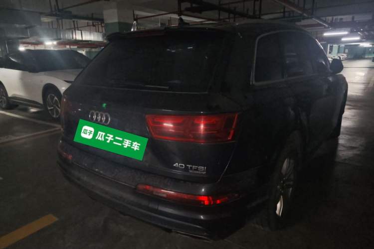 Used Audi Q7 2018 40 TFSI Comfort Model Rear Right 45 Deg
