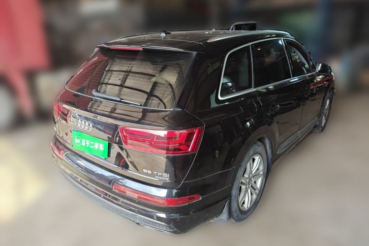 Used Audi Q7 2018 40 TFSI Comfort Model Rear Right 45 Deg