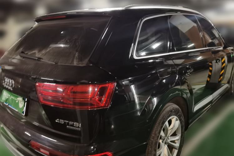 Used Audi Q7 2018 45 TFSI Technology Edition Rear Right 45 Deg