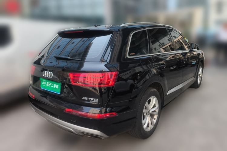 Used Audi Q7 2018 45 TFSI Technology Edition Rear Right 45 Deg
