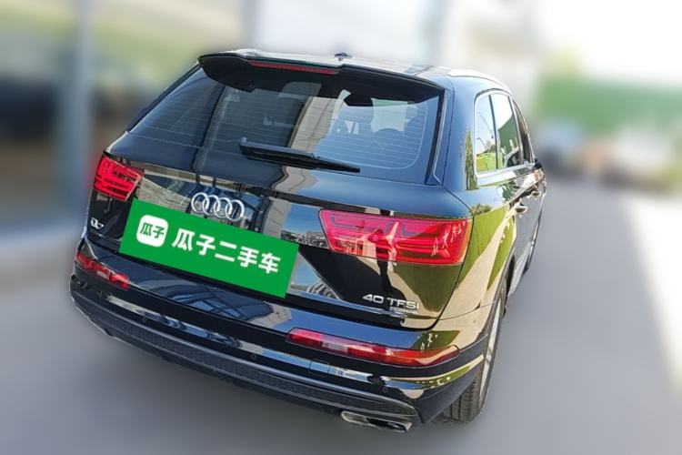 Used Audi Q7 2018 40 TFSI Comfort Model Rear Right 45 Deg