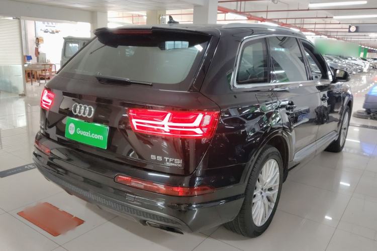 Used Audi Q7 2018 45 TFSI Technology Edition Rear Right 45 Deg