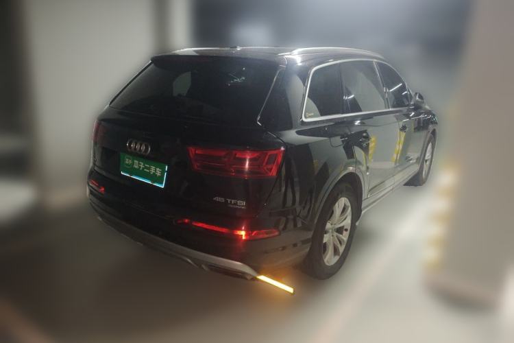 Used Audi Q7 2018 45 TFSI Technology Edition Rear Right 45 Deg