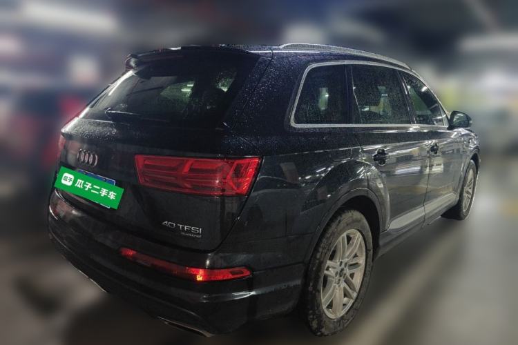 Used Audi Q7 2018 40 TFSI Comfort Model Rear Right 45 Deg