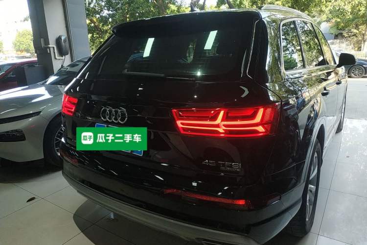 Used Audi Q7 2018 40 TFSI Comfort Model Rear