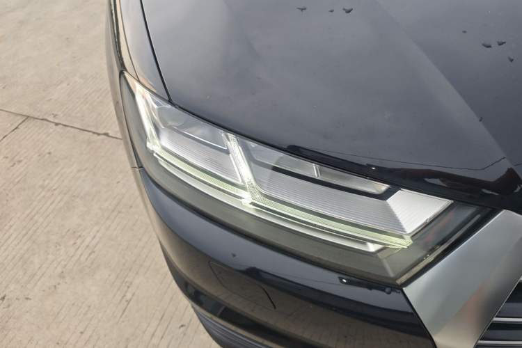 Used Audi Q7 2018 45 TFSI S line Sport Edition Right Front Headlight
