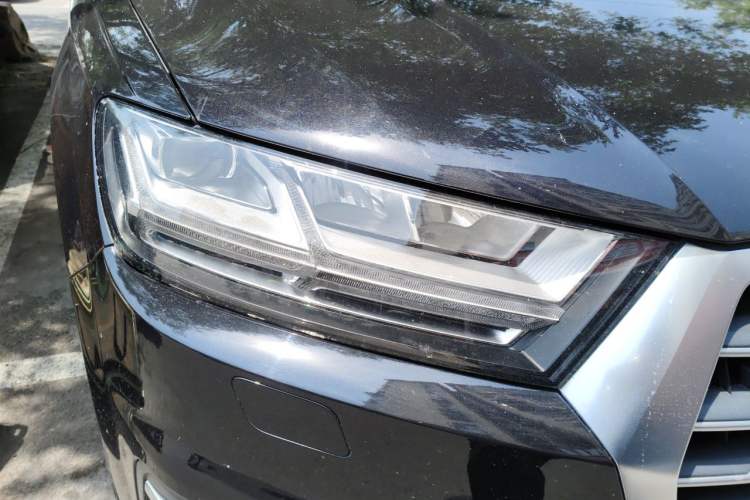 Used Audi Q7 2018 45 TFSI Technology Edition Right Front Headlight
