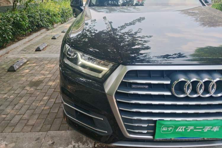 Used Audi Q7  Right Front Headlight