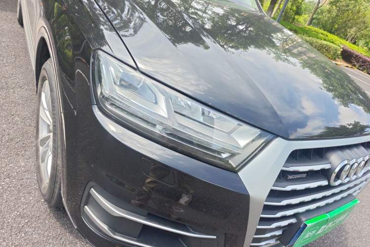 Used Audi Q7 2018 40 TFSI Comfort Model Right Front Headlight