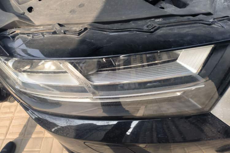 Used Audi Q7 2018 45 TFSI Technology Edition Right Front Headlight